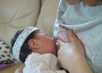 Зөвлөгөө: Эхийн  сүү нь хүүхдийг  өвчин, эндэгдлээс  хамгаалах  анхны  дархлаажуулалт  болдог