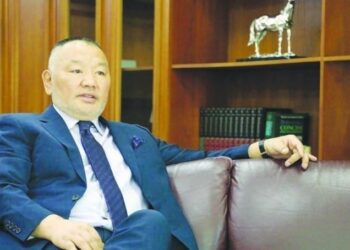 Сахал Д.Эрдэнэбилэг  Засгийн  Газрыг  Арбитрын шүүхэд өгнө