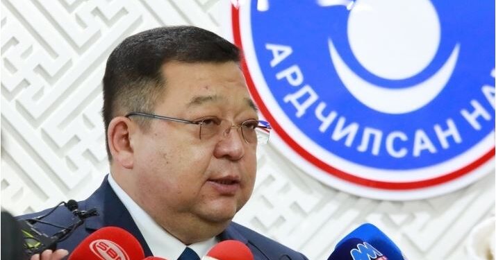 С.Эрдэнэ AH-ыг аврах  гээд  байна уу? самрах  гээд байна уу?