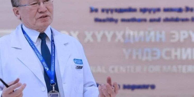 Сэлэнгээс ирсэн 10 настай хүүхэд тархины хорт хавдар гэх оноштойгоор иржээ