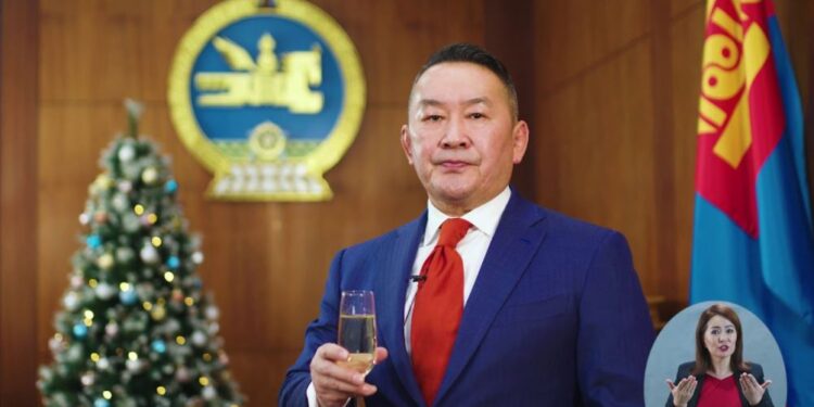 Тэтгэврийн  зээлгүй  ахмадуудад 5 сард нэг сая төгрөг бэлнээр олгоно