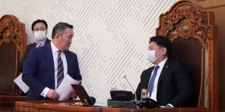 ТЭДНИЙ ЗАМ ЭНЭ ХҮРЭЭД САЛЛАА…