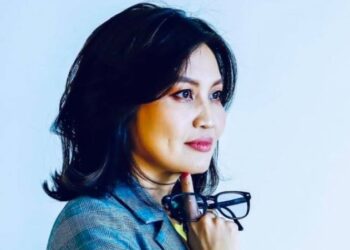 Монголд  яагаад эмэгтэйчүүдийг  уулын  дунд үлдээгээд үүнээс дээш зөвхөн эрчүүд гарна гэдэг юм бол?