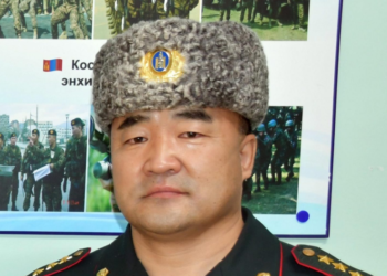 Р.Эмүжин: Амар амгаланг олох болтугай, эрхэм хурандаа, энэ  хүртэл бидний төлөө зүтгэсэнд талархъя…