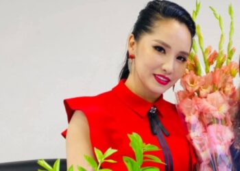 “Маск”-ийн Гэрлээ Мамба дацан эмнэлгийн буянаар 40 насандаа ээж болжээ
