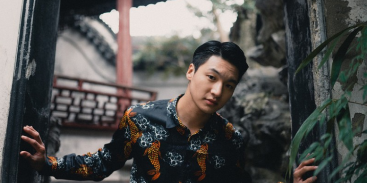 Ганнамын байрнаас “хөөгдөж”, ганц бие аав болсон О.Билгүүн Монголдоо төвхнөж байна