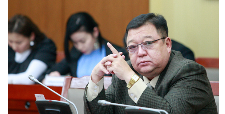 С.Эрдэнэ: Журмын нөхдөө хараад үнэхээр ичиж байна