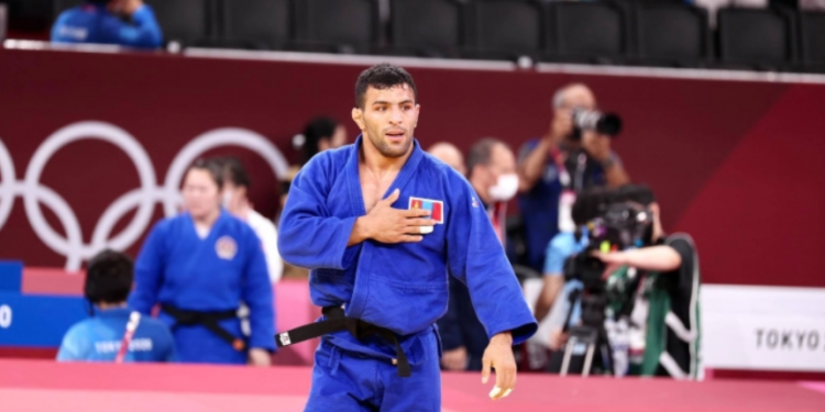 Нутгийн зөвлөл,  цар тахлын  “давхар стандарт”  гэж мэдэхгүй Моллай гомдох нь аргагүй…