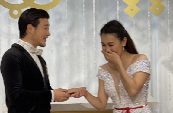 “Ододтой бүжиглэе” шоунаас төрсөн хосууд хуримлажээ