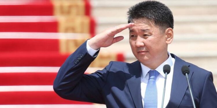 Ерөнхийлөгч сайн,  муугаар  УЛС төрчдийг тэргүүлж байна