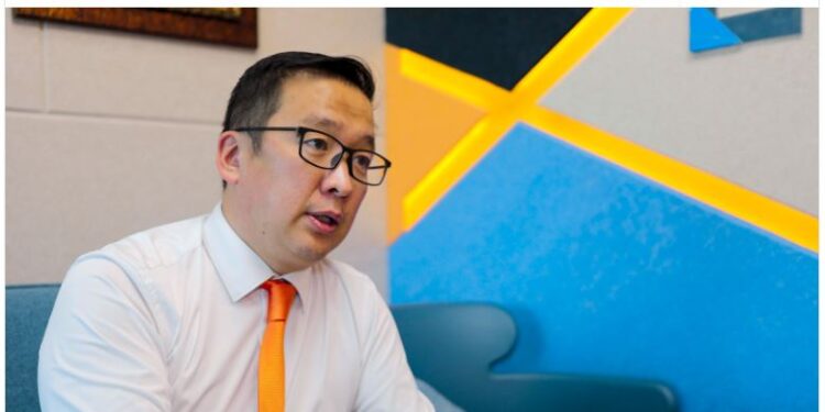 БЕНЗИНИЙ ТҮГЭЭГЧ 20,000 ТӨГРӨГИЙН ХАХУУЛЬ АВЧ ШАТАХУУН ӨГСӨН ГЭХ МЭДЭЭЛЛИЙГ ШАЛГАНА