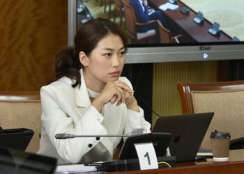 Обунад ч  үйлчилдэггүй  УОК-ийн  журмыг  Монголчууд  мөрдөх хэрэг байна уу?