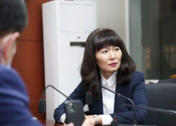 Цавчаатай эвлэрээгүй Н.Уртнасан харин ч урт настай сайд байж мэднэ