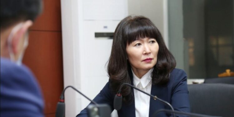 Цавчаатай эвлэрээгүй Н.Уртнасан харин ч урт настай сайд байж мэднэ