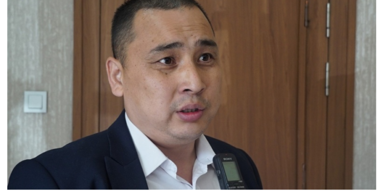 Б.Сайнбаяр: Тэрбум  мод  тарина  гэж байхаар сая тонны шатахууны  агуулах барих хэрэгтэй