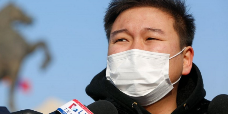 Өлсгөлөн зарлаад  22 хонож  буй Э.Одбаяр 10 кг турж, бие нь мууджээ