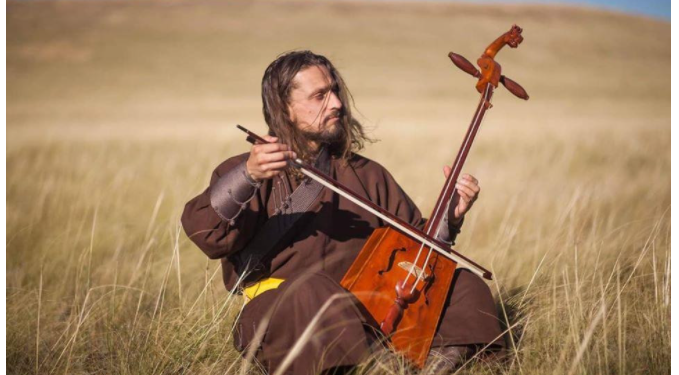 Стив Морел: Миний хувьд Монгол Улс кирилл үсэгтэй байгаад үнэхээр уйлмаар санагдаж байна