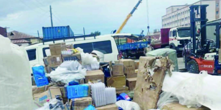 С.Дэлгэр: Ийм том хилийн боомт дээрээ хоёрхон ачаа буулгагчтайг юу ч гэхэв дээ