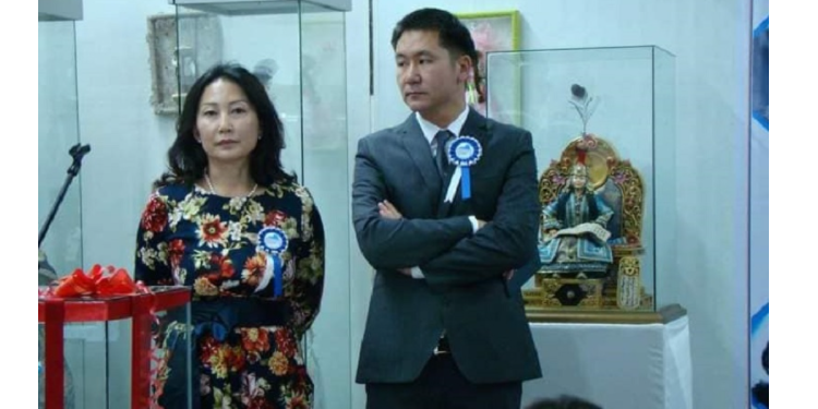 Монголын төрийг “сорж”  амьдардаг  гэр  бүл 