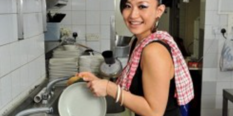 Солонгост  монголчууд  жаргах гэж очдоггүй…