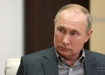 ОХУ-ын  ерөнхийлөгч  вакцины дөрөв  дэх тунг хамартаа хийлгэжээ