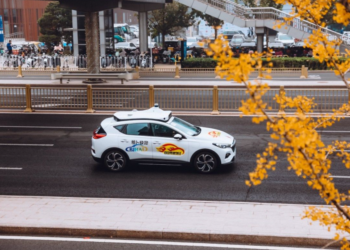 БЭЭЖИН ХОТОД  АНХНЫ  ЖОЛООЧГҮЙ  ТАКСИ ҮЙЛЧИЛЖ ЭХЭЛЖЭЭ