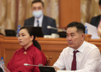 Ц.Цэрэнпунцаг: Бид  өвдөж  зовохоороо бурханд мөргөдөг биз дээ