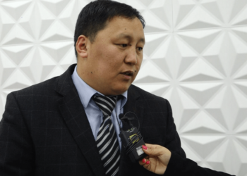 Хуульч  Х.Бат-Ялалт  үгсэн хуйвалдсан шүүгч,  прокурор, мөрдөгчийг халз мэтгэлзээнд дуудлаа