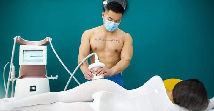 Халуухан  эрчүүд  үйлчлэх  гоо сайхны салон нээгджээ