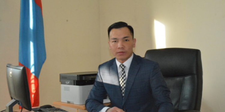 Авлига авсан хэмээн баривчлагдсан НМХГ-ын Тамгын газрын дарга М.Баянмөнх гэж хэн бэ?