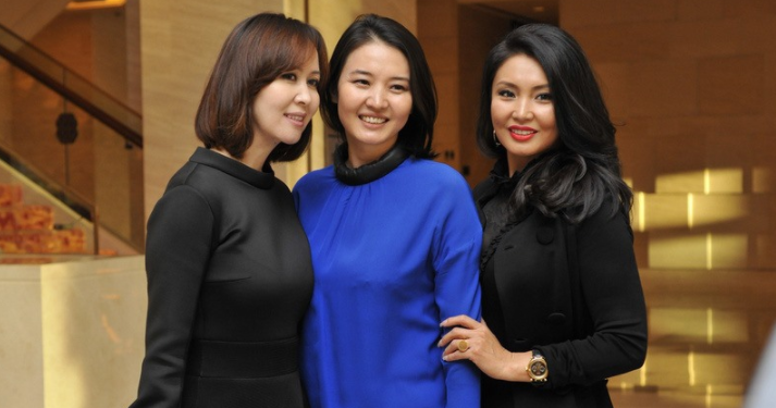 Ерээд оны  миссүүд  боссуудын гэргий болжээ