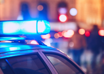 “Найз залуу маань намайг үнсэхгүй байна” гэж Цагдаагийн утсанд гомдолжээ