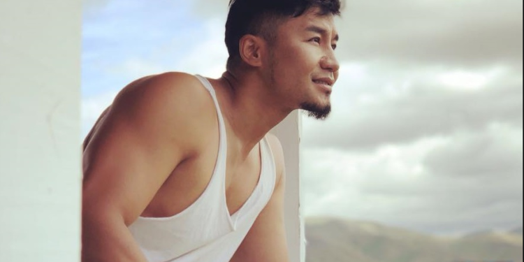 О.Амгаланбаатар: “Нэг дотоожтойгоо сар явдаг” хэмээн найз бүсгүйдээ хаягдсан удаатай