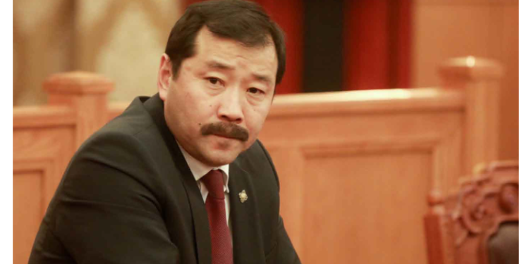 Ж.Бат-Эрдэнэ: Буруу талдаа  жолооны  хүрдтэй автомашиныг улсын бүртгэлд нэмж бүртгэхгүй.  Одоо явж байгаа нь хөдөлгөөнд чөлөөтэй оролцоно