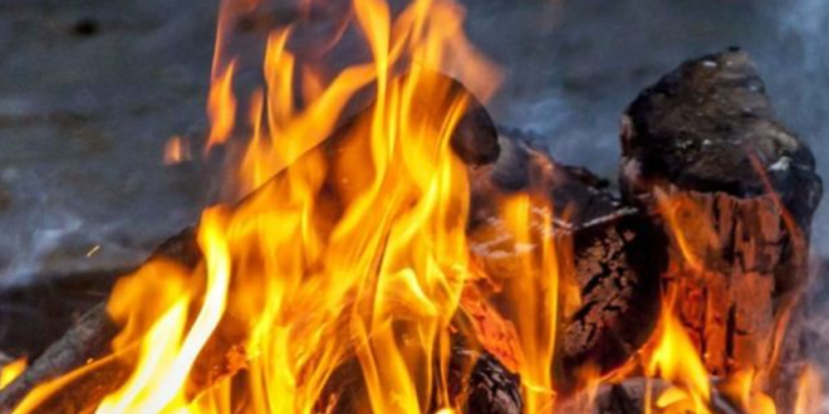 ГАЛЫН БУРХАН  гурван  настай эрэгтэй хүүхэд болж залардаг