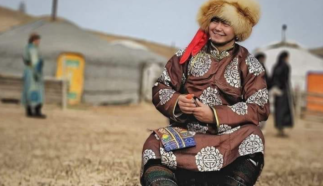 ДУУЧИН ГАНТОГОО:ЮНИТЕЛ:  ЯМАР МУУХАЙ ШУЛААЧИД ВЭ