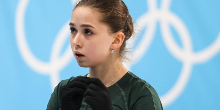 Камила Валиева өвөөгийнхөө эмийг андуурч уужээ