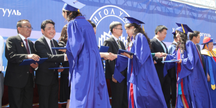 Ажлын байрны зард ” Цар тахлын үеийн төгсөгчдийг авахгүй” гэнэ