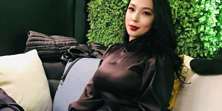 “Playboy” Н.Энхмаа нvцгэн зураг даруулсандаа үхтлээ ичдэг гэв