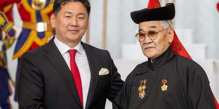 Айлын амьдрал үймүүлж эхнэрээ авч суусан гэх МУАЖ П.Цэрэндагва тамхинаас гарсан түүхээ хуваалцлаа