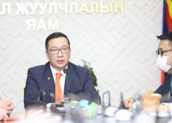БОАЖЯ: Удирдах  ажилтнуудын автомашинуудыг худалдаалж,  орлогыг  улсын төсөвт төвлөрүүлнэ