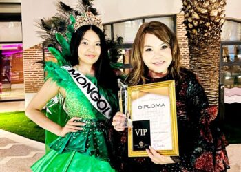 Дуучин Ж.Алтанцэцэгийн охин Алтан Титмийн Эзэн болжээ