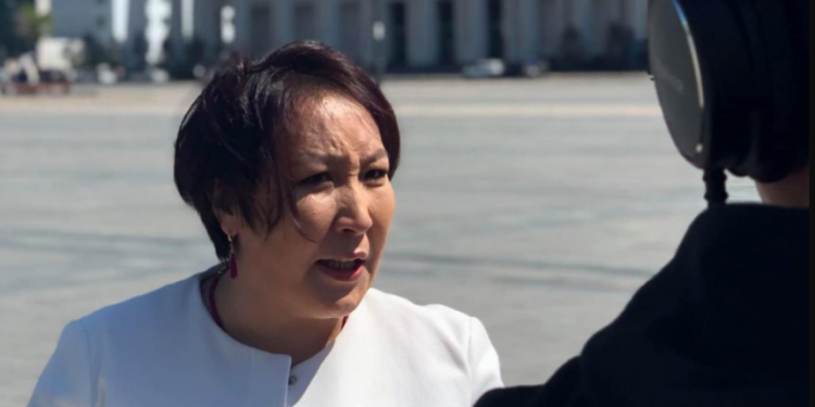 Жүжигчин Навчаа: “Залуусыг барьж хорьсон нь үнэн бол одоо бидний үе гарч жагсах ёстой”