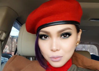 Хөтлөгч Одзаяа: Гэхдээ энэ удаад тэвчихгүй нь!!! Бүгд очьё улам олуулаа жагсья!!!