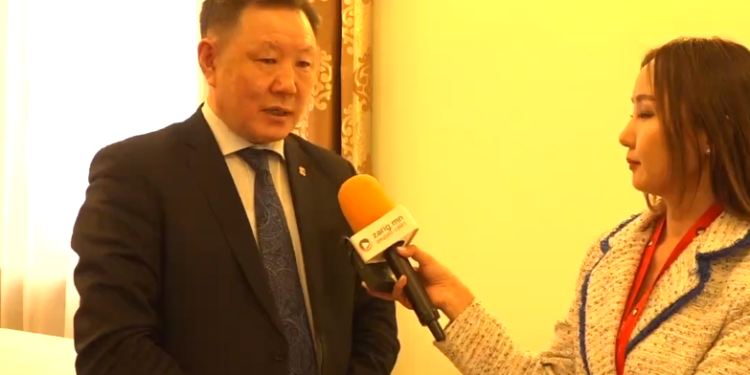 Л.Халтар: “Үйлийн үрээр би Дарханы замтай зууралдаж байна” хэмээн бухимджээ