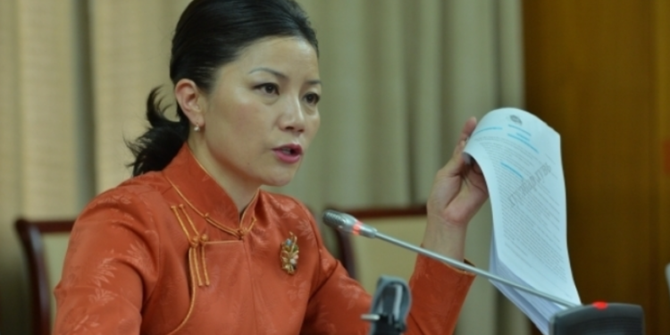 Г.Уянга: “Улс нь сүйрч байхад УИХГ нь Украйнд цалингаа хандивлах нь солиорол шүү!