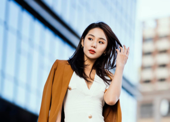 Гэнэтийн зочдын Мөрөн нүцгэлж олныг гайхшируулав