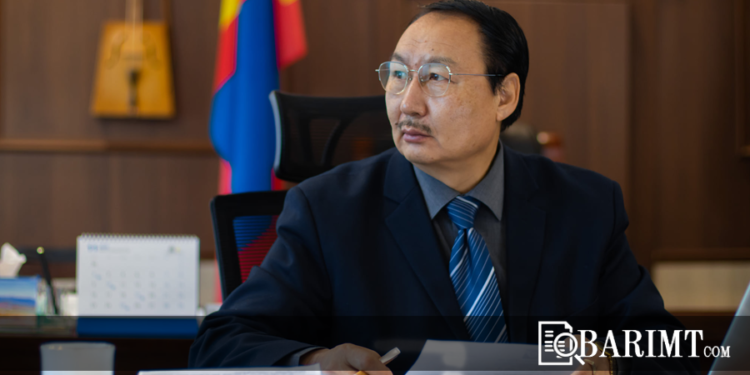 Увс аймгийн засаг дарга Ч.Чимэд: “Чи зарц нараараа ажлыг нь хийлгэ, би чамаас олон зарцтай“