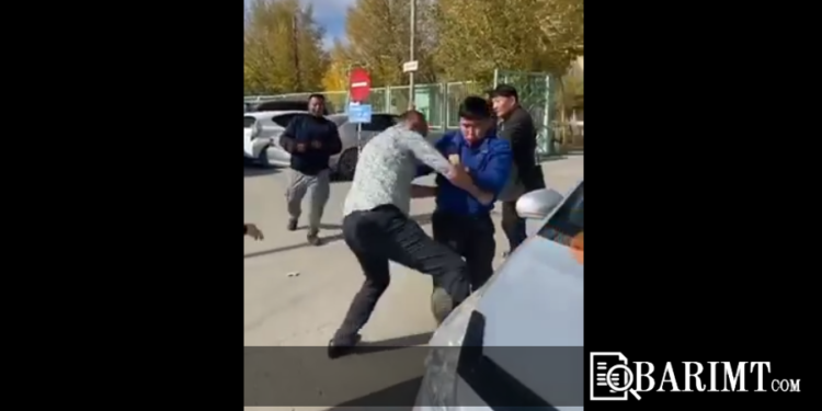 Бичлэг: Лайвчин Д.Мөнх-Эрдэнэ Буян Жагааг цэрвүү барьцнаас дотуур итэж унагаав