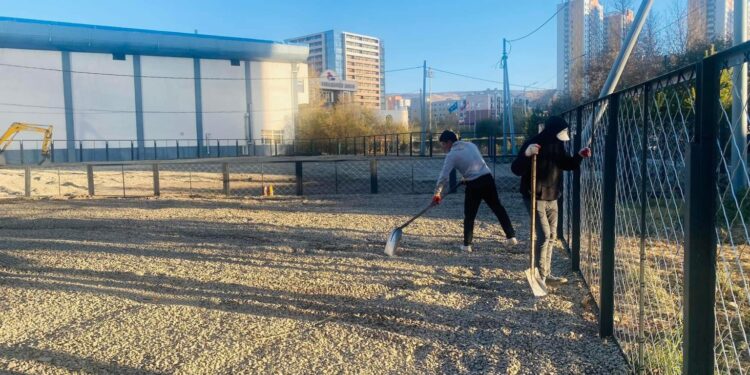 Хан-Уул дүүрэгт гэрийн тэжээвэр амьтад салхилуулах зориулалтын талбайн тохижилт хийгдэж байна